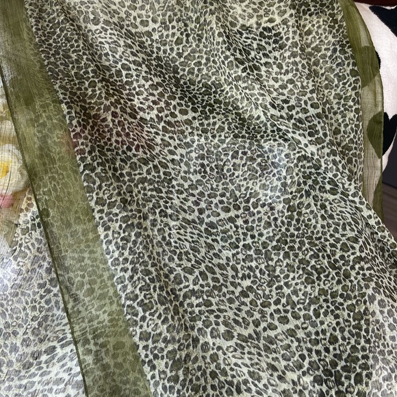 S O L D 7pcs Bundle scarfs, pls. See the pic. for sizes. - Picture 4 of 14